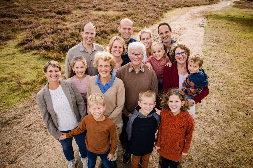 Familie fotoshoot op de hei Martine van der Voort Fotografie Weesp Bussum Amsterdam