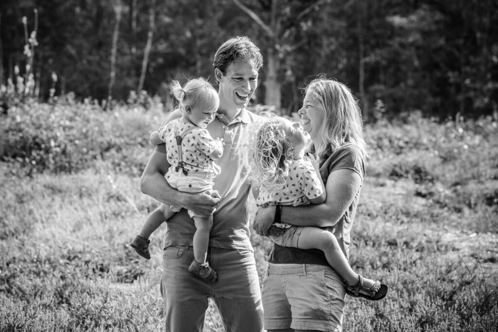 Martine van der Voort familiefotograaf Weesp familiereportage in de natuur