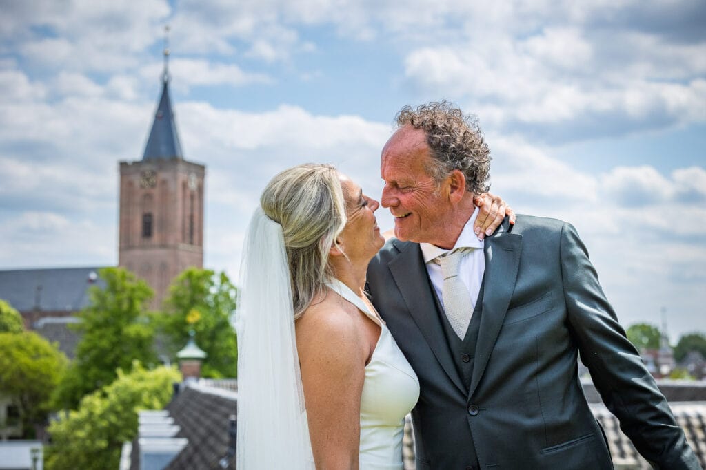 Trouwen in Naarden-Vesting stadhuis Aquavite Martine van der Voort trouwfotograaf bruidsfotograaf Weesp Amsterdam