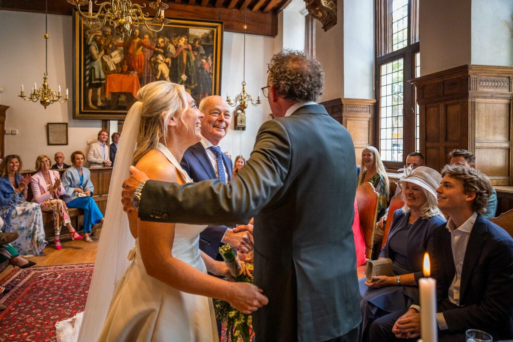 Trouwen in Naarden-Vesting stadhuis Aquavite Martine van der Voort trouwfotograaf bruidsfotograaf Weesp Amsterdam