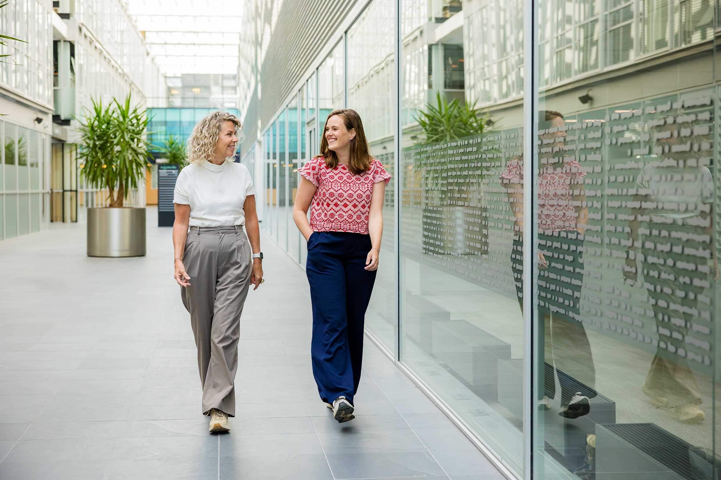 Bedrijfsreportage, bedrijfsfoto, zakelijk portret, foto's aan het werk, werksituatie beelden, zakelijke actiefoto